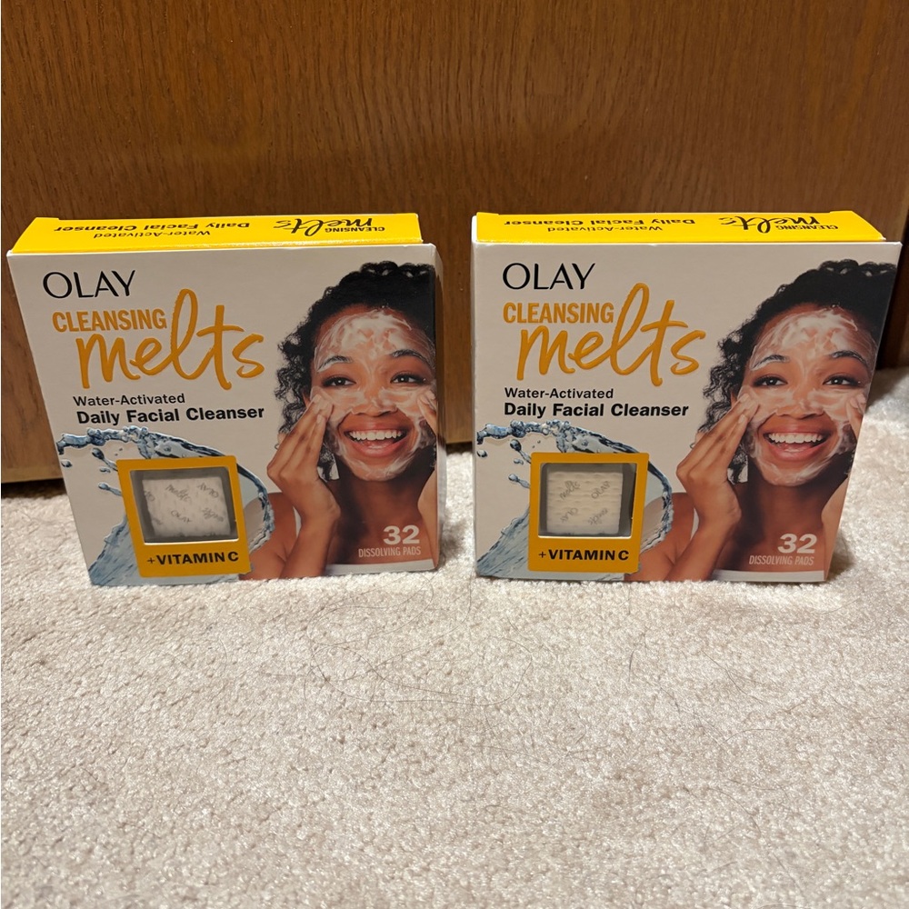 OLAY Cleansing Melts Daily Facial Cleanser - lot of 2 vitamin C, 32 count each